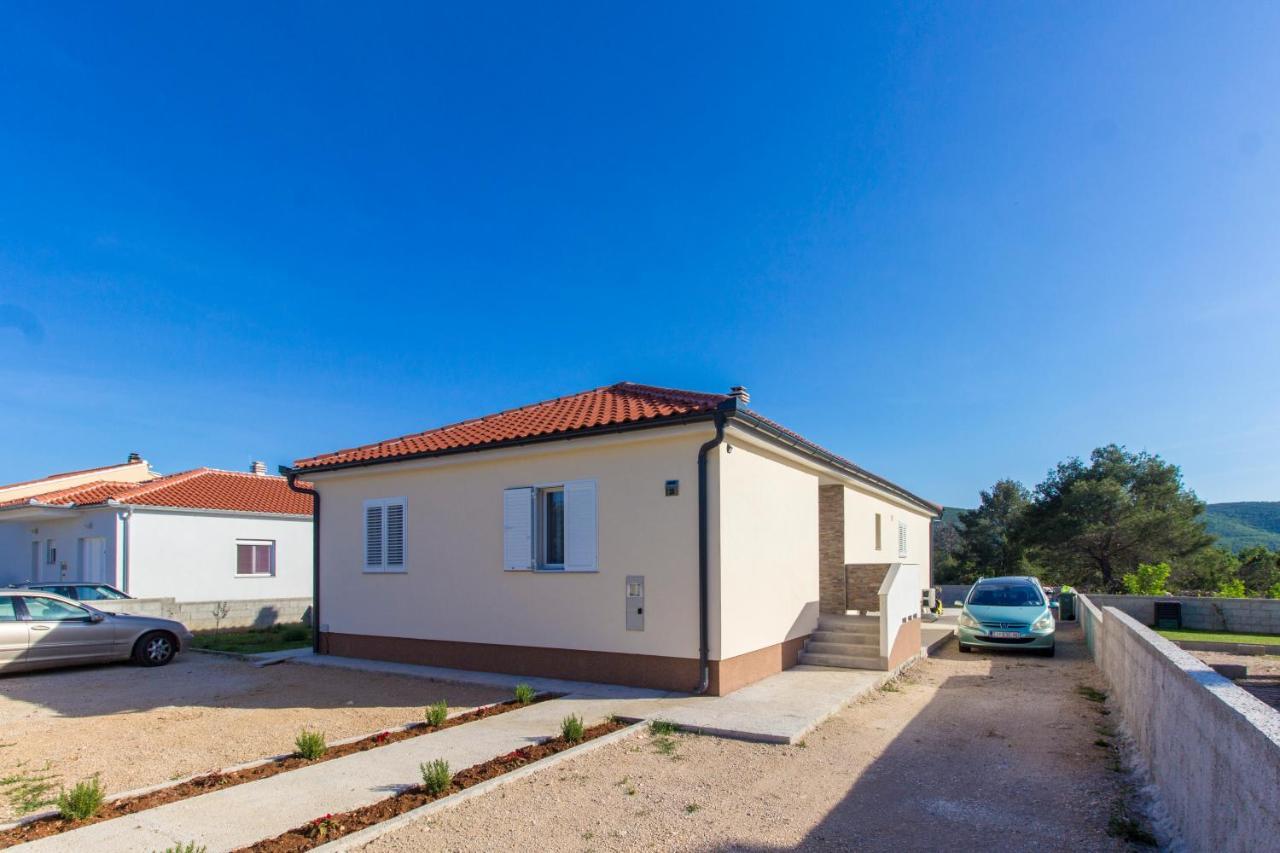Holiday home Lucia *